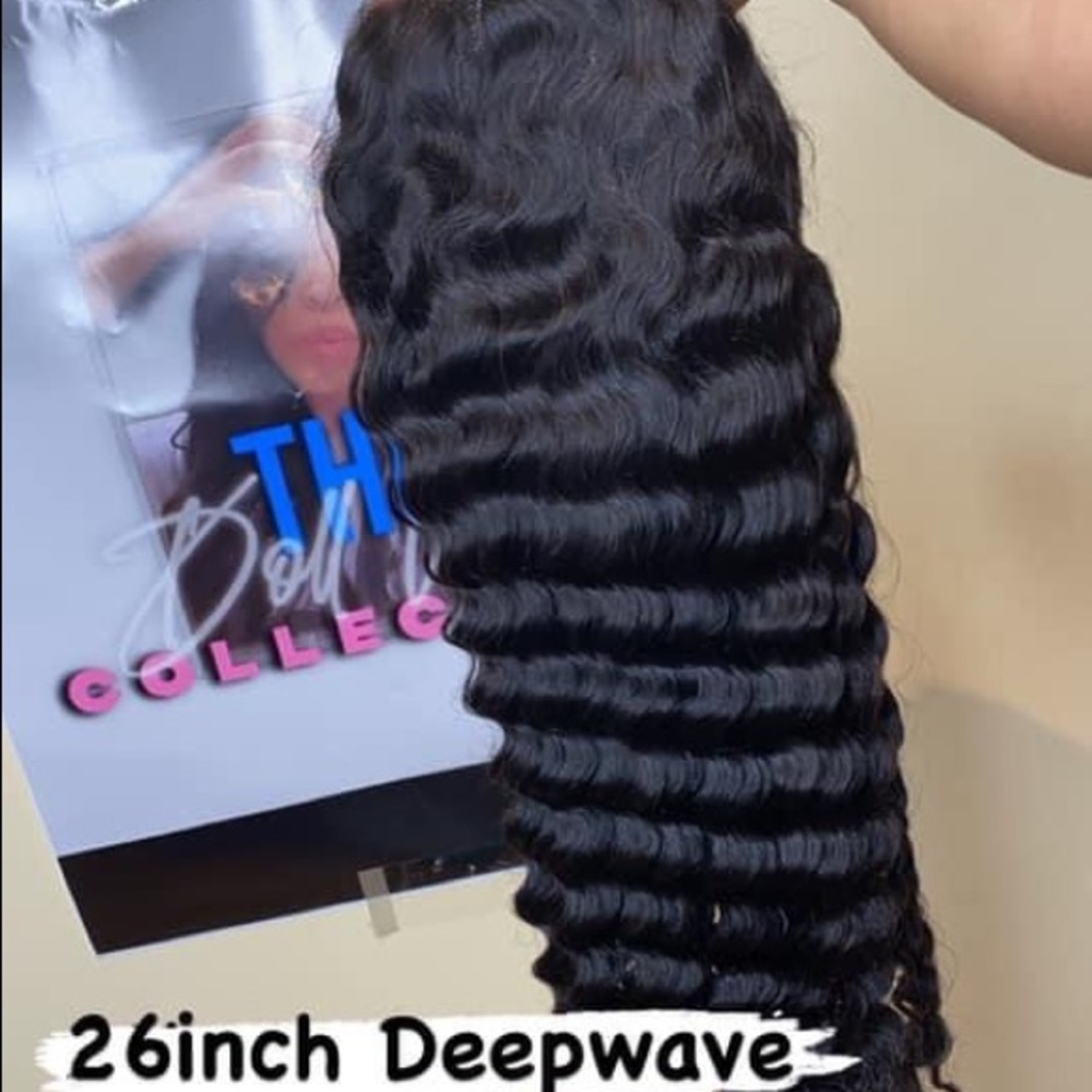 100% HUMAN HAIR 
26” long